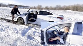 VIKA KRISTINA HARD STUCK SNOW 4K (real video) FULL VIDEO 22 MIN PART 1
