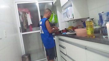 bombom lavando lou&ccedil_a