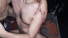 sexo gostoso com esse macho que conheci na balada