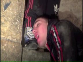 Sniff my sox and i mastruabte my dick