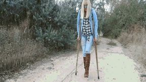 Walking in boots on crutches WMV(1280x720)FHD