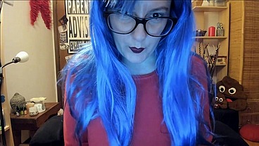 Girl playing online puts big black cocks in her ass