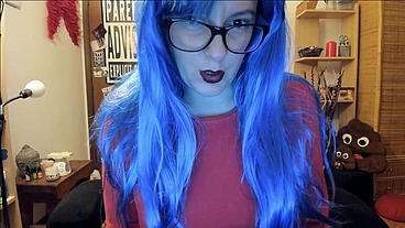 Girl playing online puts big black cocks in her ass