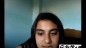 Indian teen slut masturbates on cam