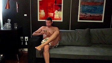 Chupei gostoso um dotado no quarto de motel até ele gozar para mim