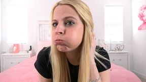 ROXIE'S PUFFY CHEEKS (4K)