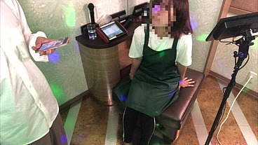 大学生カラオケ店員と室内ねっとりSEX
