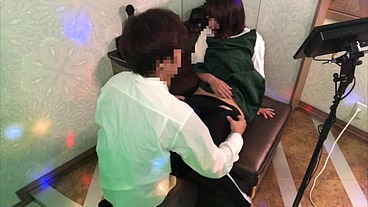 大学生カラオケ店員と室内ねっとりSEX
