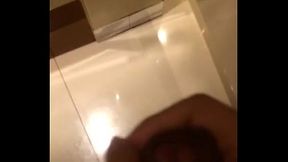 Yo sacando semen en c&aacute_mara lenta