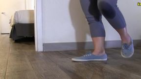 lizzy lamb totally wets her tight jeggings in embarrassment