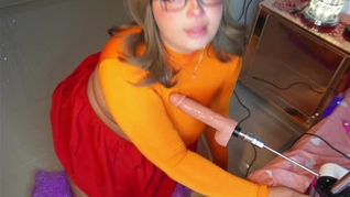 vilja juega con su gran maquina eso le excita