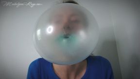 Bubblin' Big Bubbles HD: Large Face Popping Bubbles on Madalynn Raye's Glasses and Face