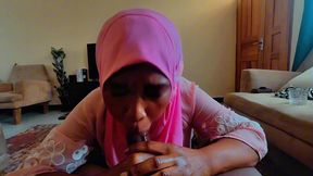 ebony qatar milf enjoying my dick while wearing her hijab