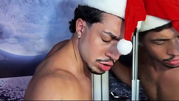 PAPAI NOEL CHEGOU MAS CEDO NO MEU CUZINHO ME FAZENDO DE PUTINHA