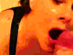 Dicktitte: Lutscht Ficksahne aus meinen Eiern!