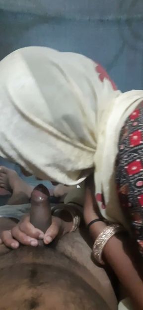 Stepsister ko mouth me land suswaya lauda chusai stepsister ka   Clip 1