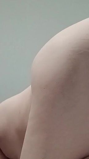 Two My Girlfriends Eat My Pussy at the Same Time