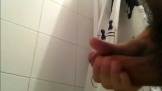 Hot Cumshots: Fulfill Your Nympho Desires in Köln!