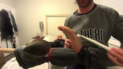 Sexy Girl Has Her Amazing Feet Lickle Tickle