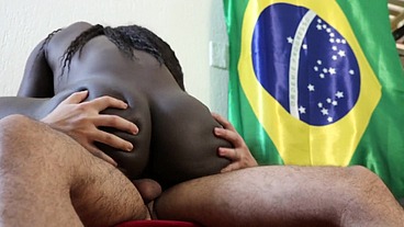 Massagem gostosa, seguida sentada da fogosa... Fernanda Chocolate