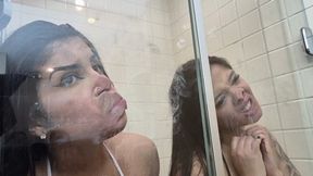 Two beauties smashing their noses against the glass - by Ana Ayumi and Cindy Lopes - CLIP 6