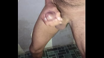 JERKING BY THE WALL WHILE SHE WATCH AND COME TO FUCK