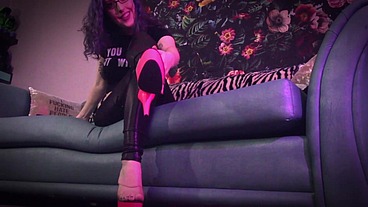 Caged For Miss Faith Rae's Feet- Full Video