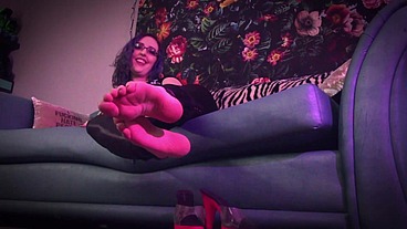 Caged For Miss Faith Rae's Feet- Full Video