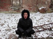 Viktoria Goo - Urbex Pissing Trip - Piss in my Mouth!