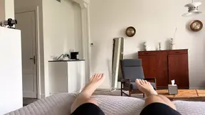 milf forgot to put on panties in bed