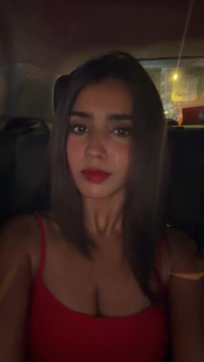 Bollywood actress shows off her cleavage in a stunning outfit