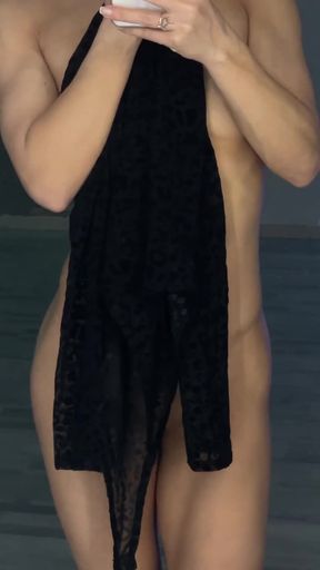 Amateur onlyfan showcases her tight ass