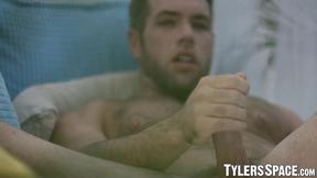 ”Muscle jock Alex Mecum teases hard before masturbation”