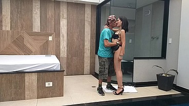 Eu fui para um.motel esperar a kel aguiar para ela me atender e ela me atendeu muito gostos eu adorei o atendimento dela ela e muito gostosa