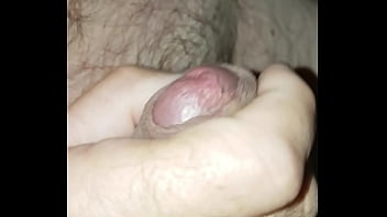 Je me claque la bite pour bander