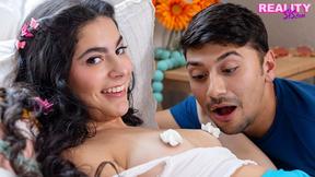 ”Step Sibling Uncovers Angel Gostosa's Whipped Cream Fetish in a Kinky Discovery - Featuring Max Fills”