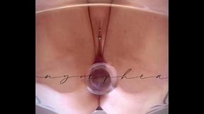 Tu aimerais &ecirc_tre sous la chaise pour voir &ccedil_a ?