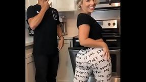 Mueve las nalgas