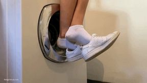 LAUNDRY DAY IN RIPPED SOCKS - MOV HD