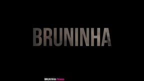 Brasileira gostosa chupando e gemendo na rola de neg&atilde_o dotado - 100% amador