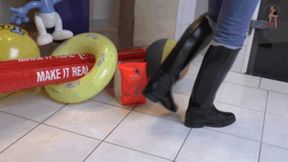 Inflatables under riding Boots