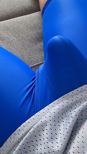 I Get an Erection and Ejaculate When I Feel the Bulge in My Leggings.