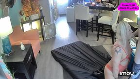 HORNY BITCH LETS MAN FUCK HER ASSHOLE