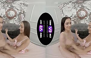 TmwVRnet - Isabella De Laa & Keira Flow - Kinky brunettes throw a lesbo show