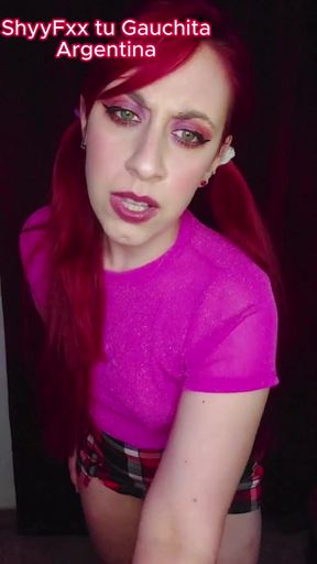 Your Model Stepcousin Knows She Gives You a Hard-on and You Get Horny with Her Photos (in Spanish)