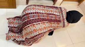 saudi beautiful big ass & tight pussy stepmom stuck under bed now she want rough anal from stranger