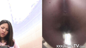 Amateur Japanese sexy girl fingering snatch on close up