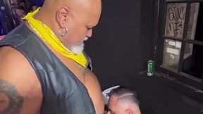 UM SALA, MACHOS DISPOSTOS A APRENDER A ARTE DA PUTARIA NUMA SURUBA GENERALIZADAONDE O TES&Atilde_O &Eacute_ QUEM MANDA - 02