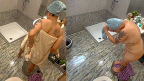 Watch me as I dry my body and hair with a towel. Wide-angle