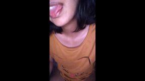 Indian Desi Girl Touch Her Tits and Show Pussy Masturbating